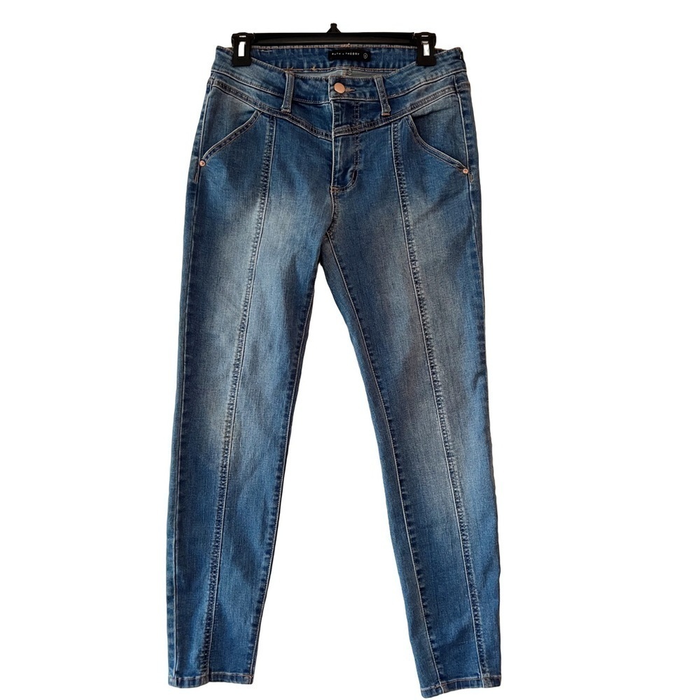 TRUTH & THEORY Tapered Ankle Jeans Size 6